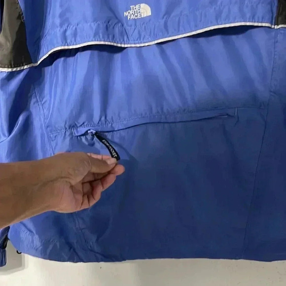 The north face stow away windbreaker - Picture 5 of 9